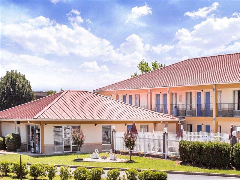Days Inn By Wyndham Augusta Wheeler Road Bagian luar foto