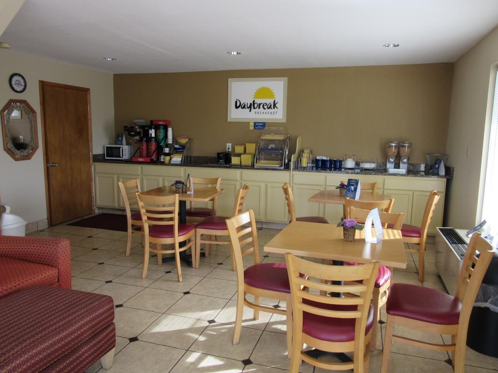 Days Inn By Wyndham Augusta Wheeler Road Bagian luar foto