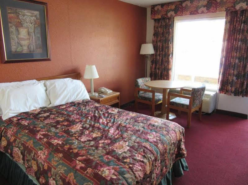 Days Inn By Wyndham Augusta Wheeler Road Bagian luar foto